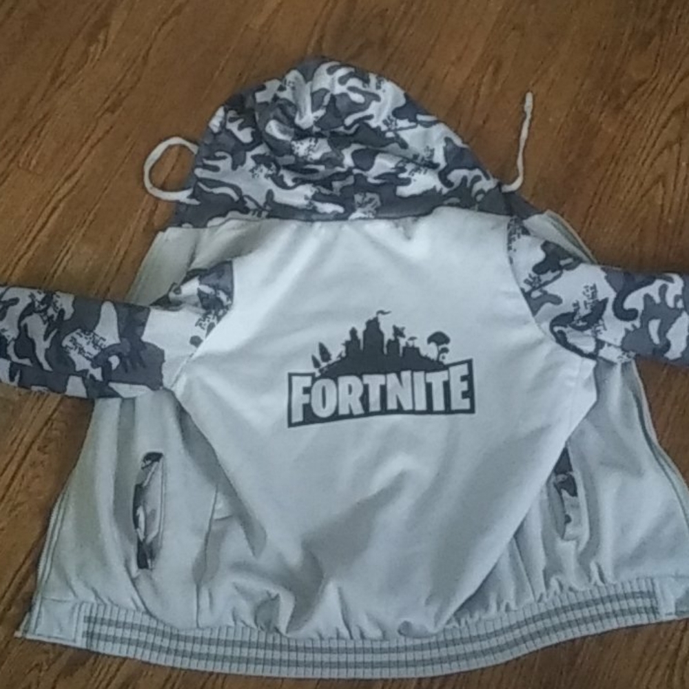 Sweatshirt